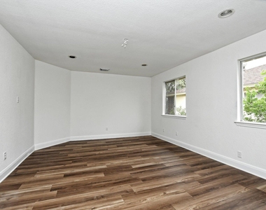 17607 Klamath Falls Dr - Photo Thumbnail 14