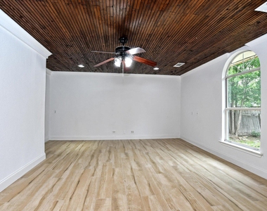 17607 Klamath Falls Dr - Photo Thumbnail 9