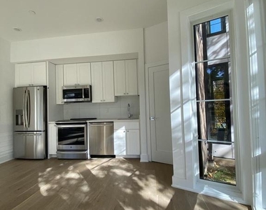 5301 Connecticut Avenue Nw - Photo Thumbnail 4