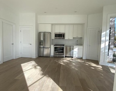 5301 Connecticut Avenue Nw - Photo Thumbnail 2
