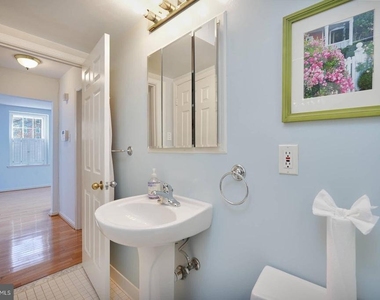 3630 39th Street Nw - Photo Thumbnail 4