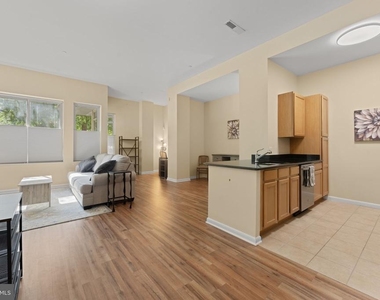 355 I Street Sw - Photo Thumbnail 2