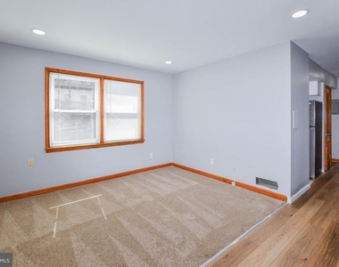 613 Hamlin Street Ne - Photo Thumbnail 2