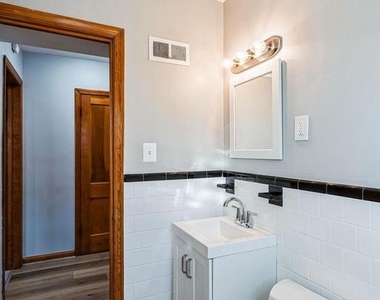 613 Hamlin Street Ne - Photo Thumbnail 8