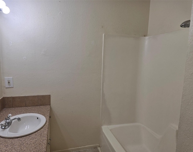 420 Vista West Ct - Photo Thumbnail 5
