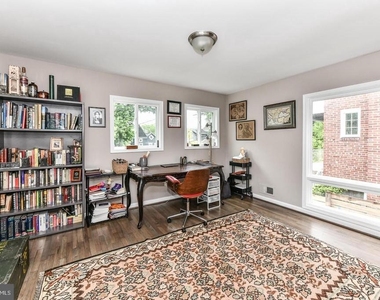 2013 Franklin Street Ne - Photo Thumbnail 5