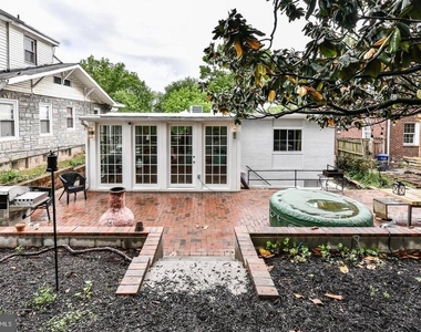2013 Franklin Street Ne - Photo Thumbnail 16