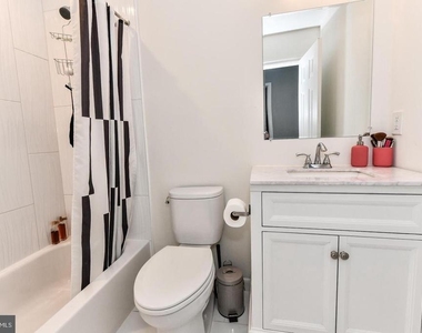 2013 Franklin Street Ne - Photo Thumbnail 9