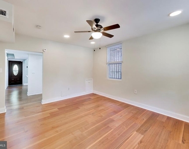 4230 Edson Place Ne - Photo Thumbnail 7