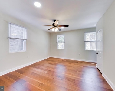 4230 Edson Place Ne - Photo Thumbnail 12