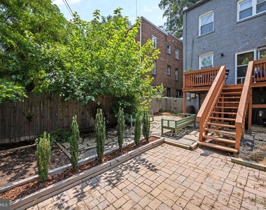 4230 Edson Place Ne - Photo Thumbnail 2
