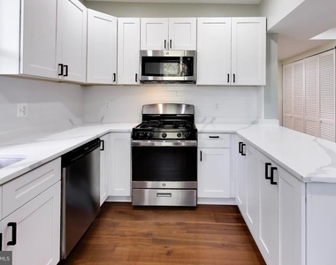 4230 Edson Place Ne - Photo Thumbnail 5