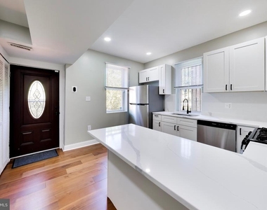 4230 Edson Place Ne - Photo Thumbnail 6