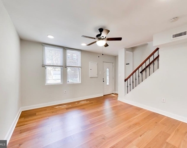 4230 Edson Place Ne - Photo Thumbnail 9
