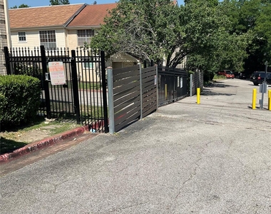901 E Oltorf St - Photo Thumbnail 38