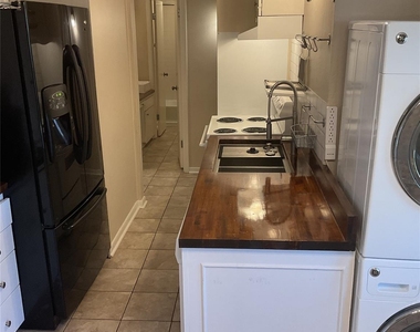 901 E Oltorf St - Photo Thumbnail 6