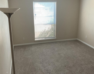 901 E Oltorf St - Photo Thumbnail 18