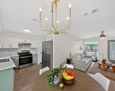 6908 Pondsdale Ln - Photo Thumbnail 4