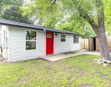 1711 Brentwood St - Photo Thumbnail 13