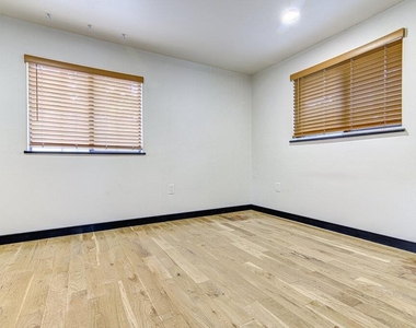1711 Brentwood St - Photo Thumbnail 8