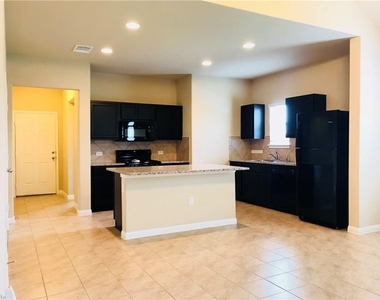 1532 Maier Dr - Photo Thumbnail 8