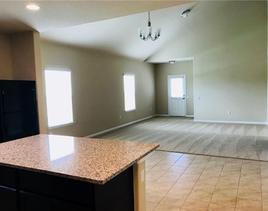 1532 Maier Dr - Photo Thumbnail 3