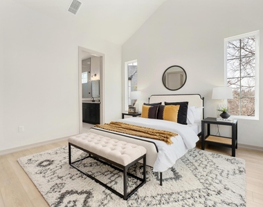 1736 Bunche Rd - Photo Thumbnail 17