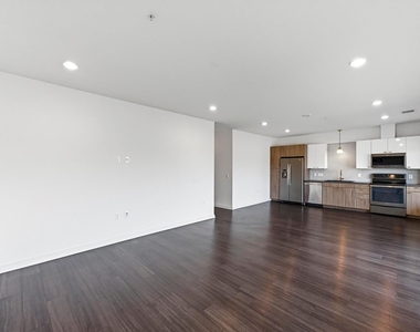 4361 S Congress Ave - Photo Thumbnail 7