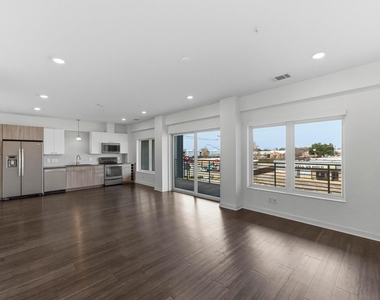 4361 S Congress Ave - Photo Thumbnail 3