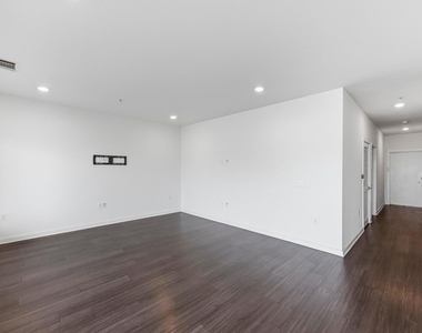 4361 S Congress Ave - Photo Thumbnail 6