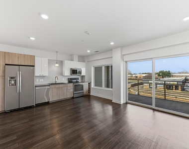 4361 S Congress Ave - Photo Thumbnail 5