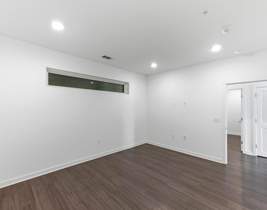 4361 S Congress Ave - Photo Thumbnail 18