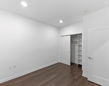 4361 S Congress Ave - Photo Thumbnail 15