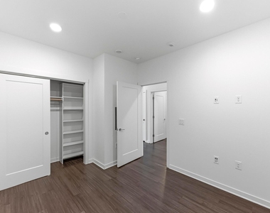 4361 S Congress Ave - Photo Thumbnail 16