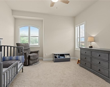 110 Oak Glen Cv - Photo Thumbnail 13