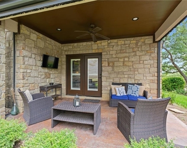 110 Oak Glen Cv - Photo Thumbnail 16