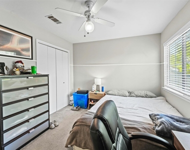 9000 Wellesley Dr - Photo Thumbnail 12