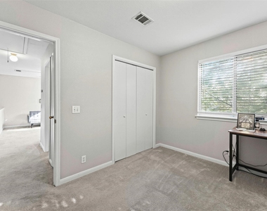 9000 Wellesley Dr - Photo Thumbnail 22