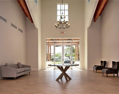 233 Hauser Dr - Photo Thumbnail 21