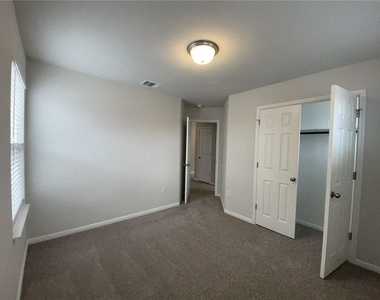 233 Hauser Dr - Photo Thumbnail 15