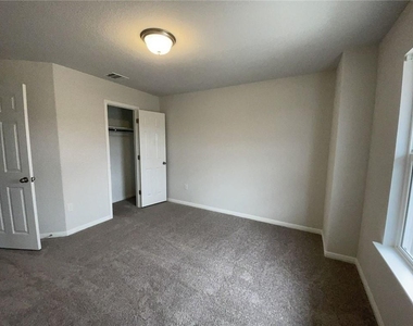 233 Hauser Dr - Photo Thumbnail 14