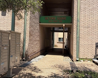 2600 Penny Ln - Photo Thumbnail 10