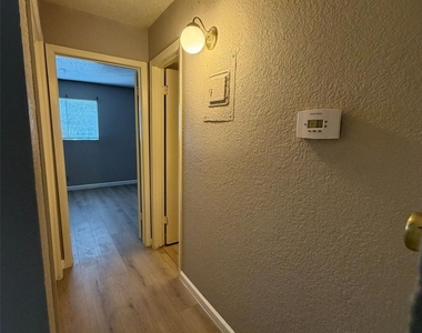 2600 Penny Ln - Photo Thumbnail 4