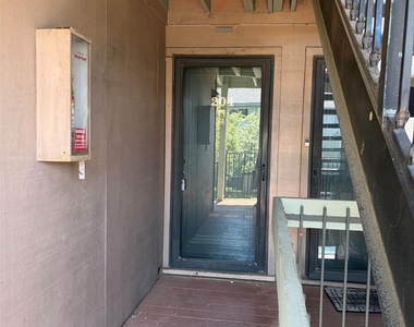 2600 Penny Ln - Photo Thumbnail 11
