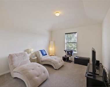 15305 Mimebark Way - Photo Thumbnail 13