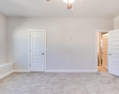 1005 Legend Milton Ln - Photo Thumbnail 20
