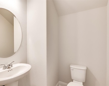 1005 Legend Milton Ln - Photo Thumbnail 15