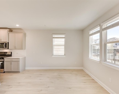 1005 Legend Milton Ln - Photo Thumbnail 13