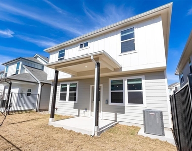 1005 Legend Milton Ln - Photo Thumbnail 30