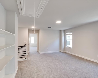 1005 Legend Milton Ln - Photo Thumbnail 17